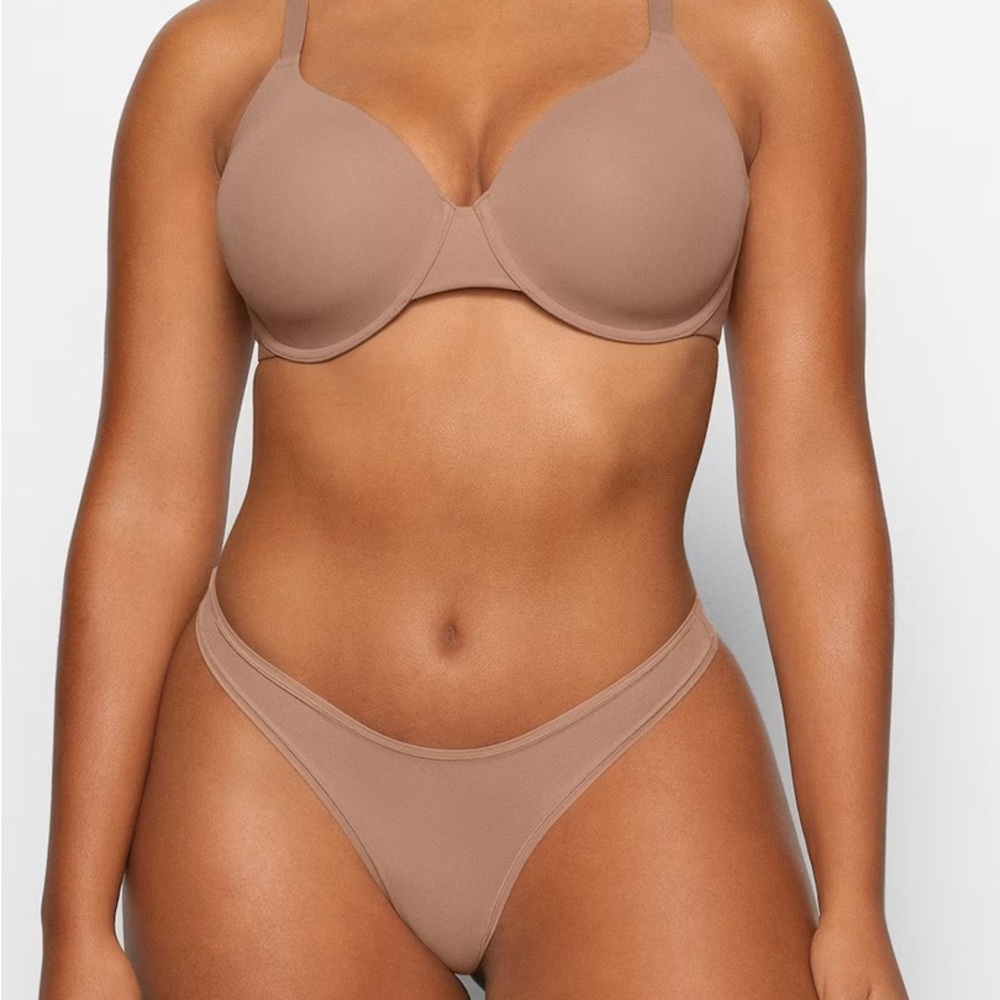 SKIMS Fits Everybody T-Shirt Bra Size 36H